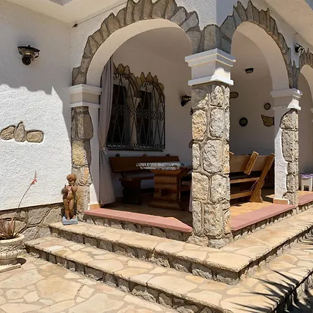 Casa Con Piscina Privada A 1 Km De La Playa