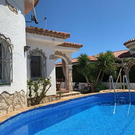 Casa Con Piscina Privada A 1 Km De La Playa *